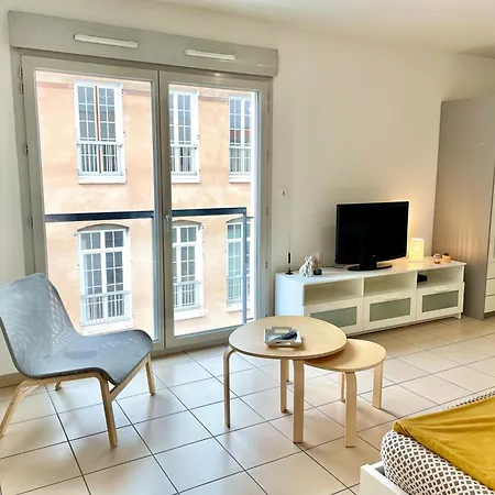 Le Metropolitain - Grand Studio Tassin Extérieur photo